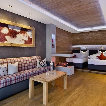 Pete Alpine Boutique Hotel - Klein Und Fein - Private Spa Suiten Und Zimmer Sankt Anton am Arlberg Szoba fotó