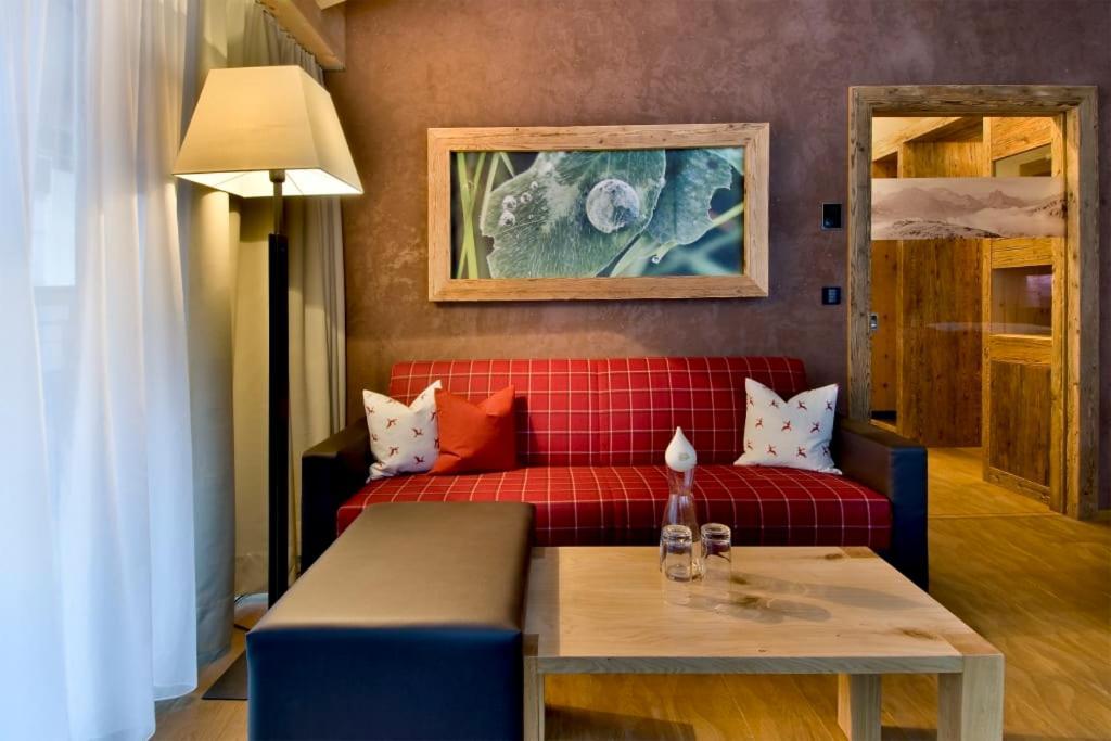 Pete Alpine Boutique Hotel - Klein Und Fein - Private Spa Suiten Und Zimmer Sankt Anton am Arlberg Kültér fotó