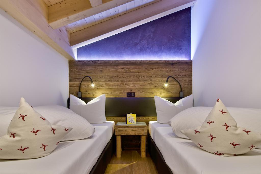 Pete Alpine Boutique Hotel - Klein Und Fein - Private Spa Suiten Und Zimmer Sankt Anton am Arlberg Szoba fotó