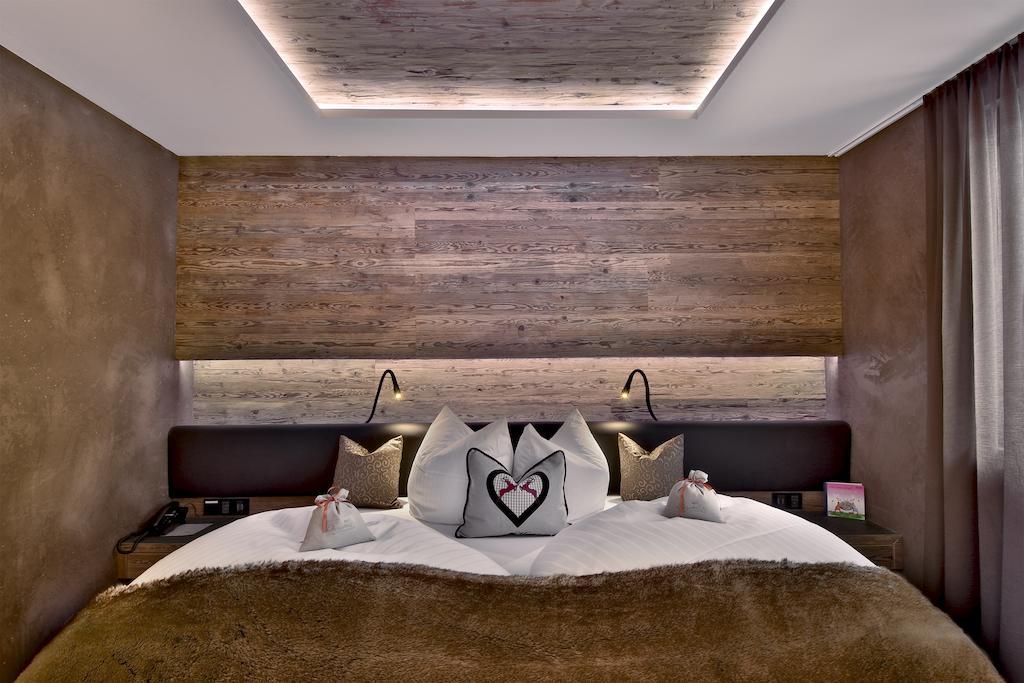 Pete Alpine Boutique Hotel - Klein Und Fein - Private Spa Suiten Und Zimmer Sankt Anton am Arlberg Kültér fotó