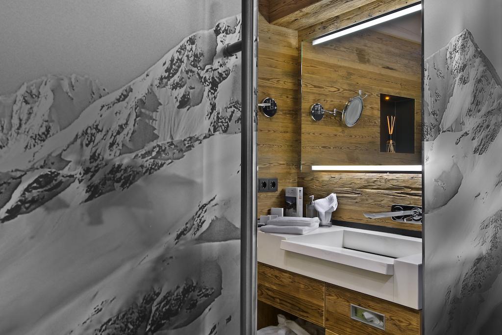 Pete Alpine Boutique Hotel - Klein Und Fein - Private Spa Suiten Und Zimmer Sankt Anton am Arlberg Szoba fotó