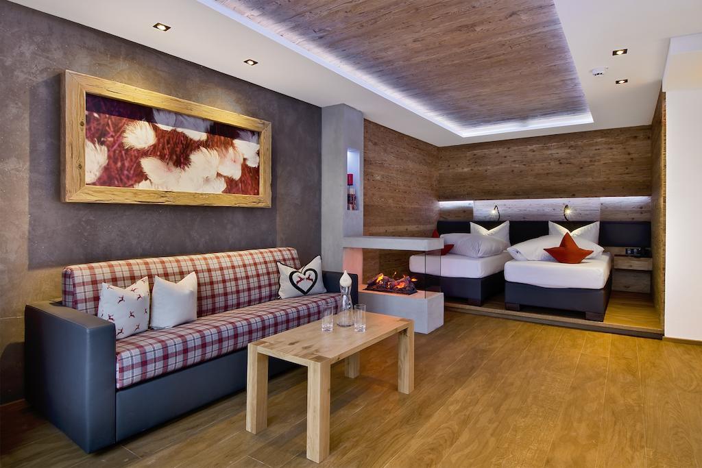 Pete Alpine Boutique Hotel - Klein Und Fein - Private Spa Suiten Und Zimmer Sankt Anton am Arlberg Szoba fotó